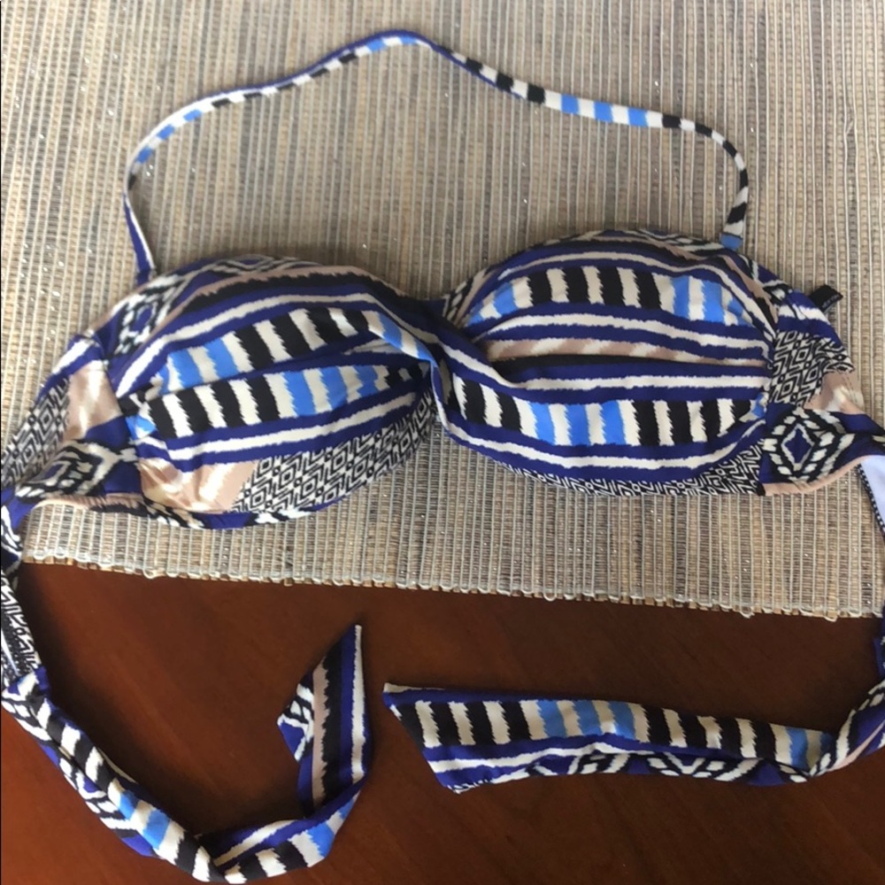 Bandeau style swimsuit top